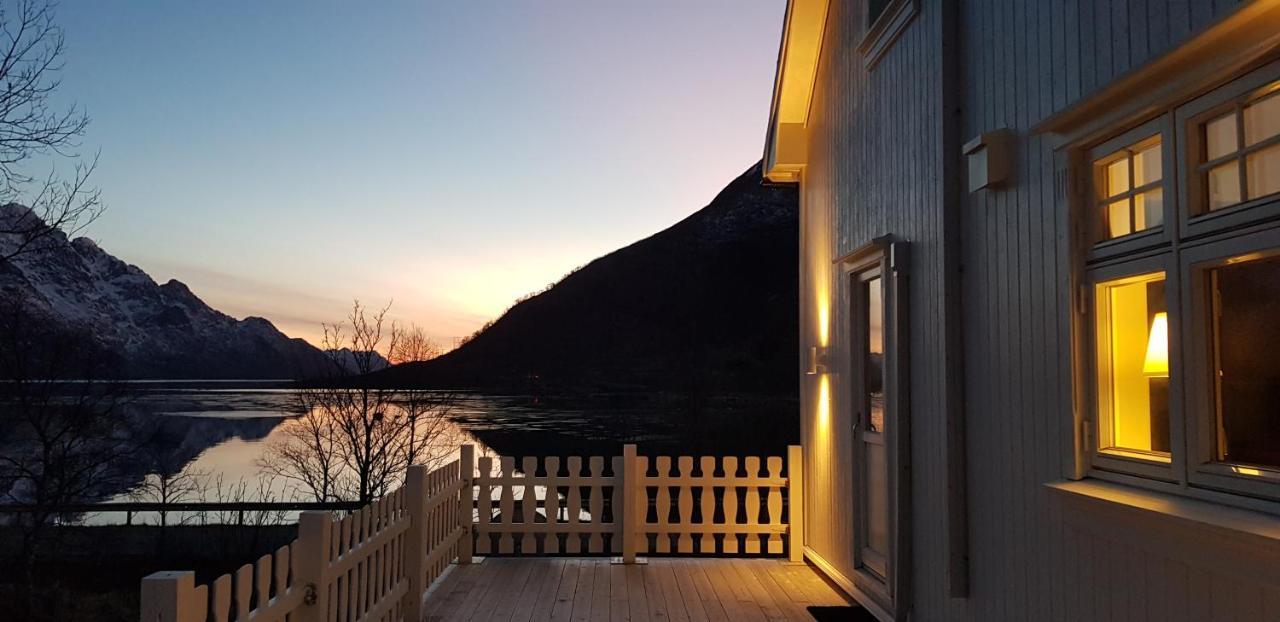 Vestpollen Pilan Lodge Lofoten מראה חיצוני תמונה